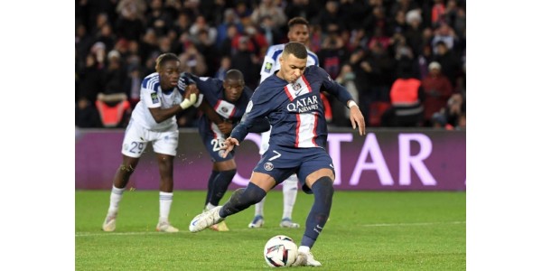PSG 2-1 Estrasburgo, Mbappé disparó lore