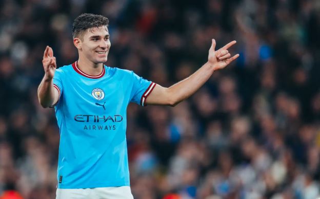 Álvarez ha renovado su contrato con el Manchester City hasta 2028