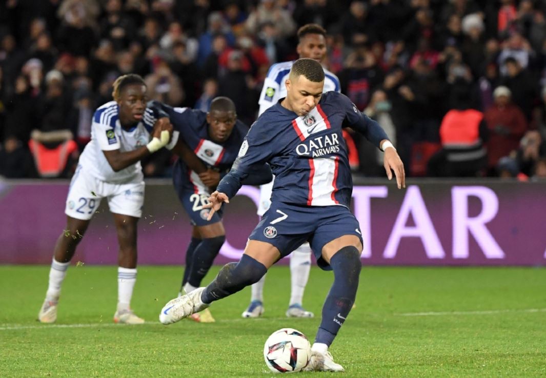 PSG 2-1 Estrasburgo, Mbappé disparó lore